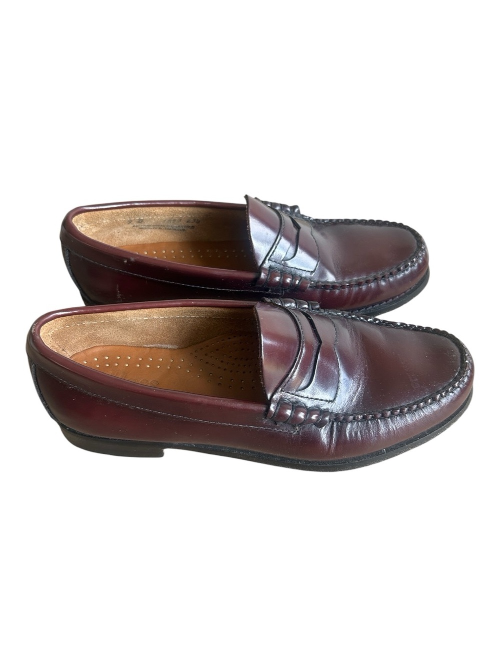 G.H. Bass & Co. Bradford Burgundy Leather Penny Loafers Men’s size 7D Unisex